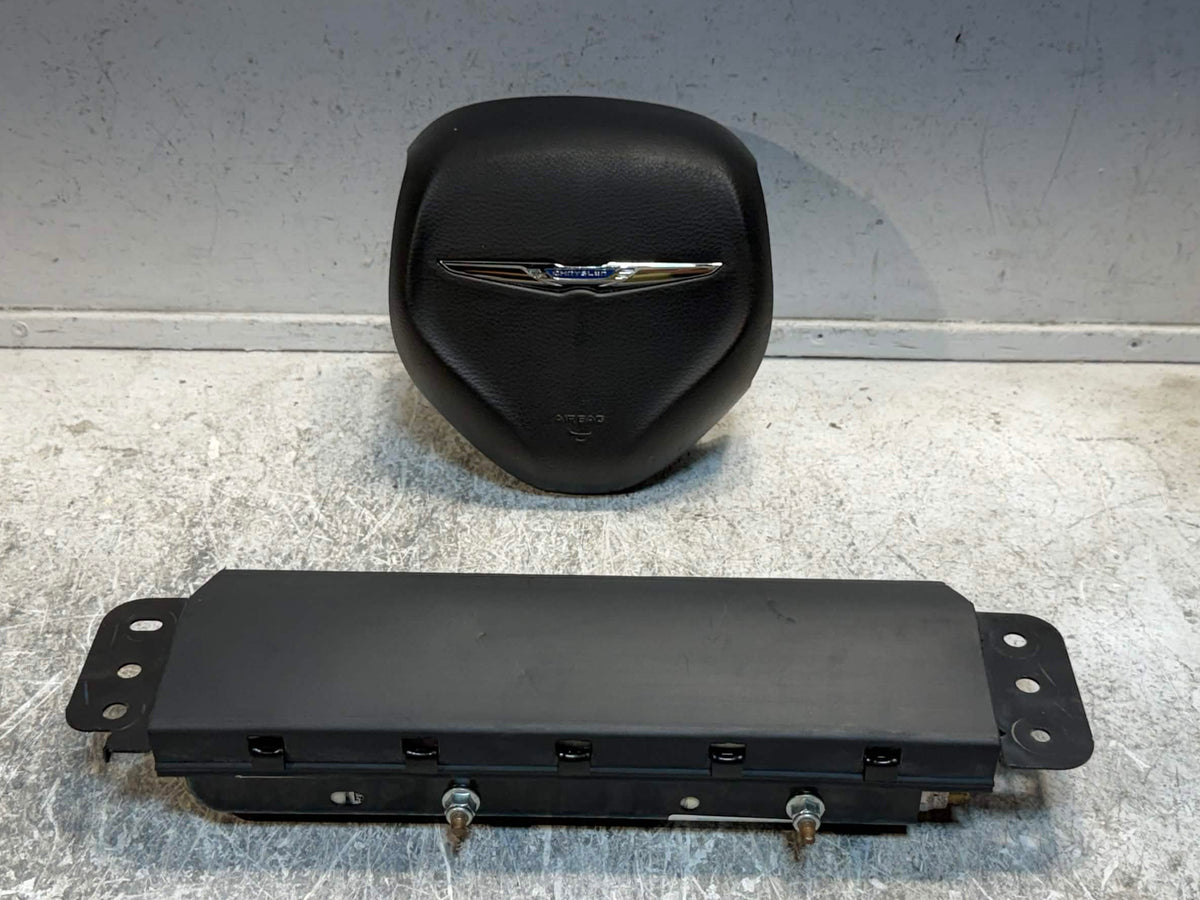 2017 - 2023 Chrysler Pacifica Air Bag Steering Wheel Airbag With Knee OEM